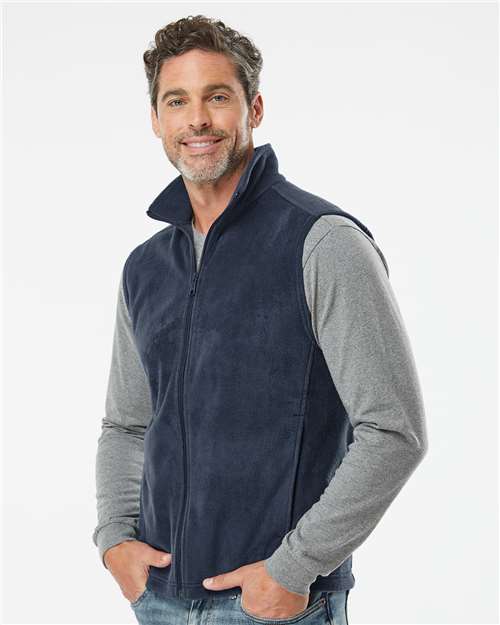 Columbia 212488 Men's Steens Mountain™ Vest - Collegiate Navy - OnModelSide