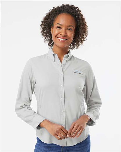 Columbia 212465 Women's PFG Tamiami™ II Shirt - Cool Grey - OnModelFront