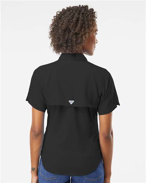Columbia 212466 Women's PFG Tamiami™ II Short Sleeve Shirt - Black - OnModelBack