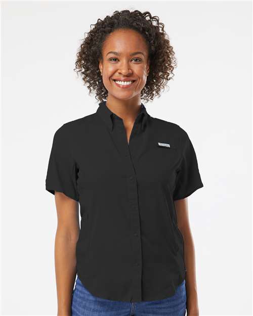 Columbia 212466 Women's PFG Tamiami™ II Short Sleeve Shirt - Black - OnModelFront