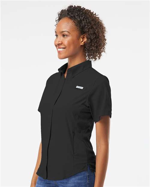 Columbia 212466 Women's PFG Tamiami™ II Short Sleeve Shirt - Black - OnModelSide