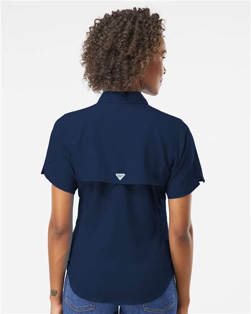 Columbia 212466 Women's PFG Tamiami™ II Short Sleeve Shirt - Collegiate Navy - OnModelBack