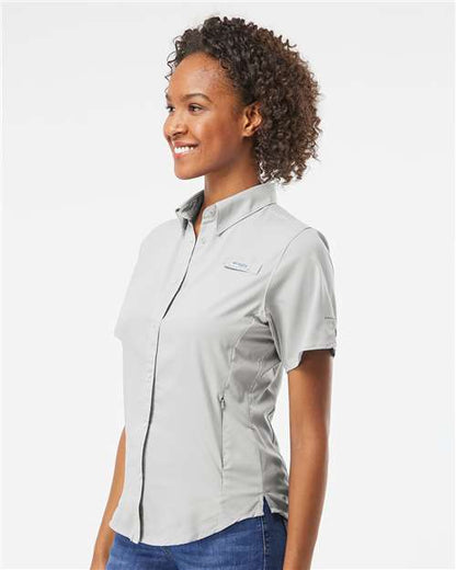 Columbia 212466 Women's PFG Tamiami™ II Short Sleeve Shirt - Cool Grey - OnModelSide