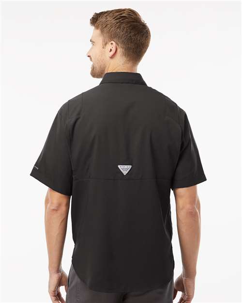 Columbia 212468 Men's PFG Tamiami™ II Short Sleeve Shirt - Black - OnModelBack