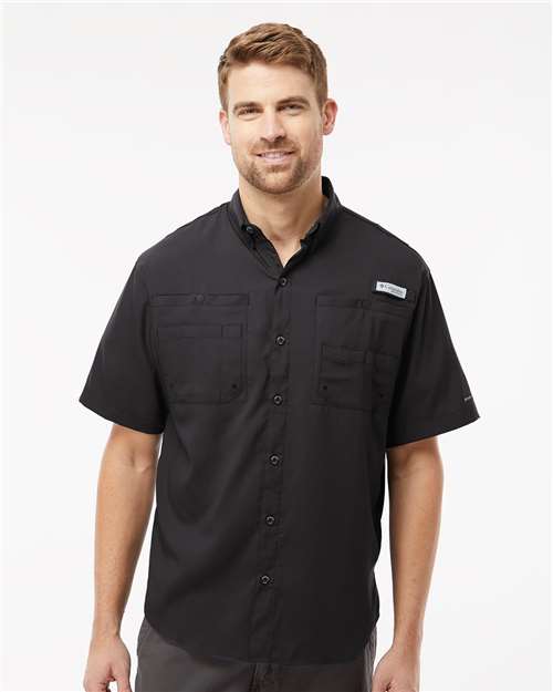 Columbia 212468 Men's PFG Tamiami™ II Short Sleeve Shirt - Black - OnModelFront