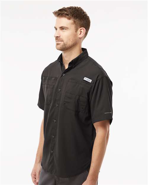 Columbia 212468 Men's PFG Tamiami™ II Short Sleeve Shirt - Black - OnModelSide
