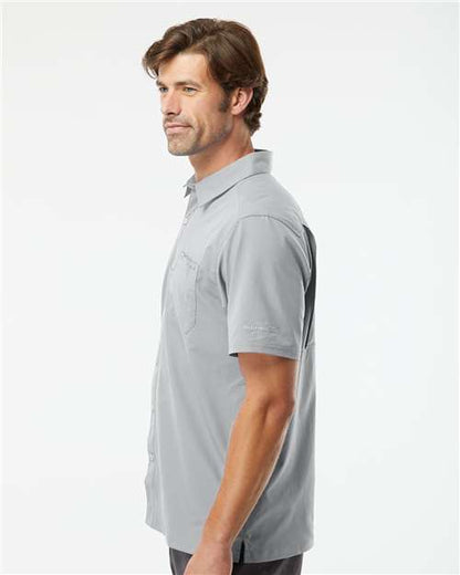 Columbia 212484 Men's PFG Slack Tide™ Camp Shirt - Cool Grey - OnModelSide