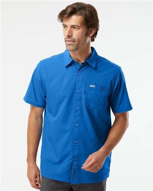Columbia 212484 Men's PFG Slack Tide™ Camp Shirt - Vivid Blue - OnModelFront