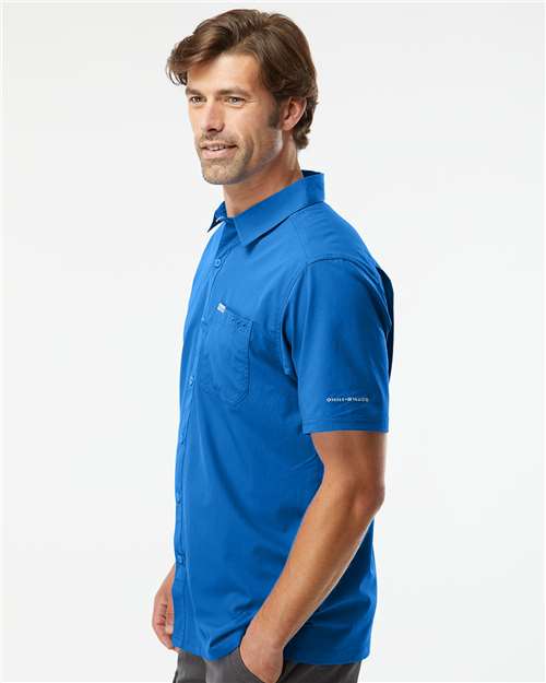 Columbia 212484 Men's PFG Slack Tide™ Camp Shirt - Vivid Blue - OnModelSide