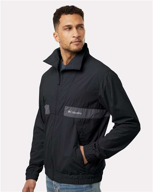 Columbia 212106 Men's Spire Valley™ Windbreaker - Black/ Shark - OnModelSide
