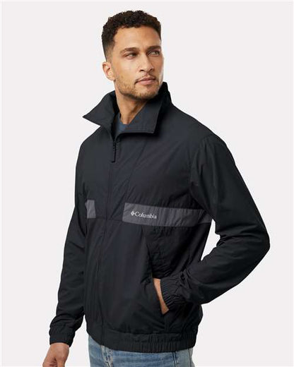 Columbia 212106 Men's Spire Valley™ Windbreaker - Black/ Shark - OnModelSide