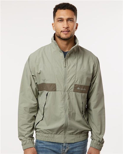 Columbia 212106 Men's Spire Valley™ Windbreaker - style view