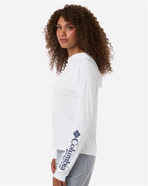 Columbia 216061 Women's PFG Tidal Tee™ Hooded Long Sleeve - White/ Nightshade - OnModelSide