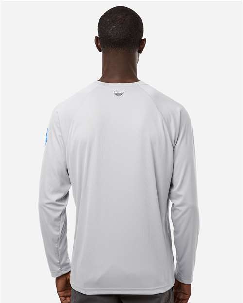 Columbia 212472 Men's PFG Terminal Tackle™ Long Sleeve T-Shirt - Cool Grey/ Vivid Blue - OnModelBack