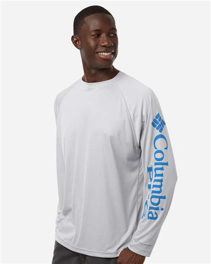 Columbia 212472 Men's PFG Terminal Tackle™ Long Sleeve T-Shirt - Cool Grey/ Vivid Blue - OnModelSide