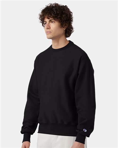 Champion S149 Unisex Reverse Weave® Crewneck Sweatshirt - Black - OnModelSide