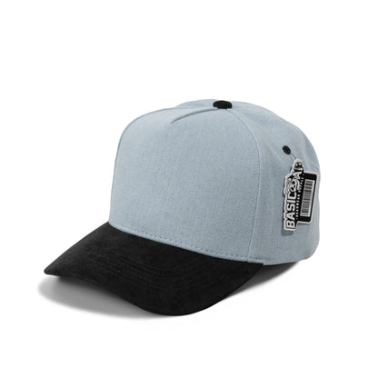 https://ik.imagekit.io/c2dr4dawp/https%3A%2F%2Fcdn.shopify.com%2Fs%2Ffiles%2F1%2F0683%2F3235%2F5887%2Ffiles%2FJean_Suede_Light_Blue_Black.jpg%3Fv%3D1768508954?tr=f-jpg